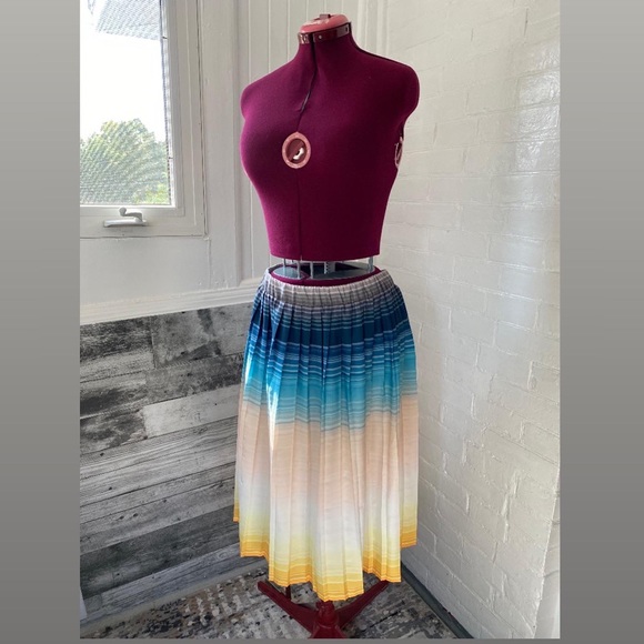 ELOQUII Sunset 🌅 skirt - Picture 4 of 8